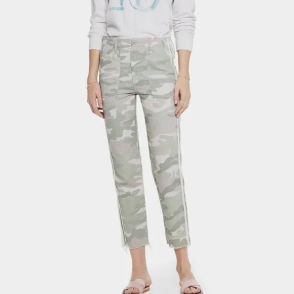 MOTHER The Shaker Chop Crop Fray Pant in Desert Print - Picture 1 of 12